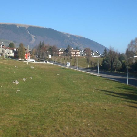 Hotel La Lepre Bianca Gallio Bagian luar foto