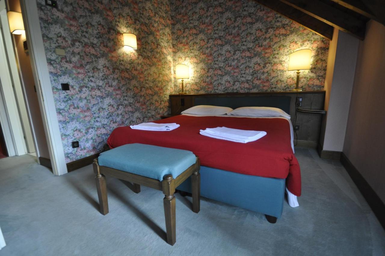 Hotel La Lepre Bianca Gallio Bagian luar foto