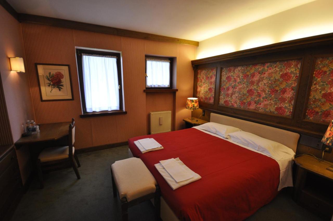 Hotel La Lepre Bianca Gallio Bagian luar foto
