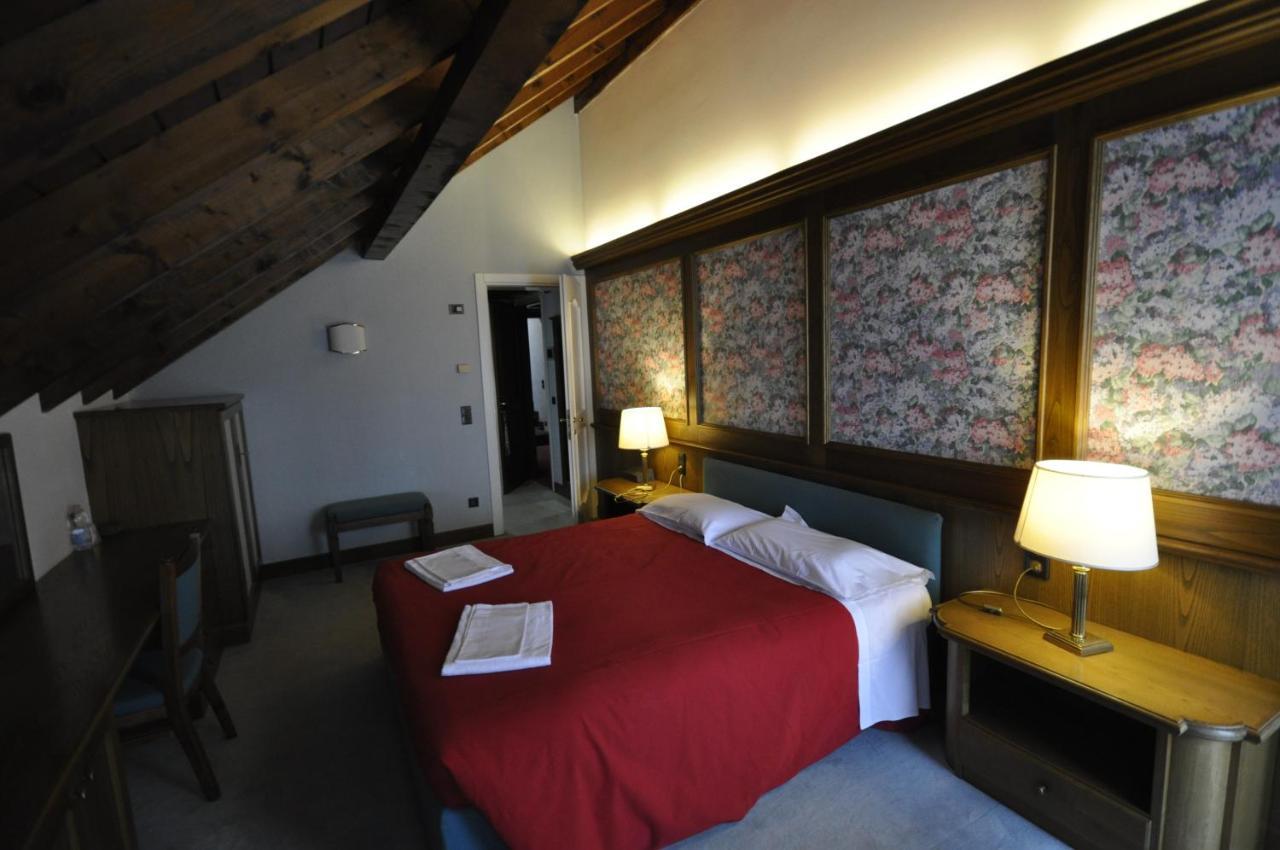 Hotel La Lepre Bianca Gallio Bagian luar foto