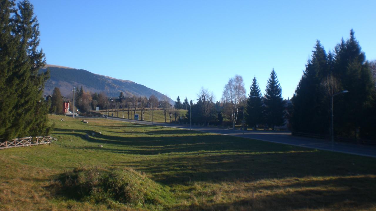 Hotel La Lepre Bianca Gallio Bagian luar foto