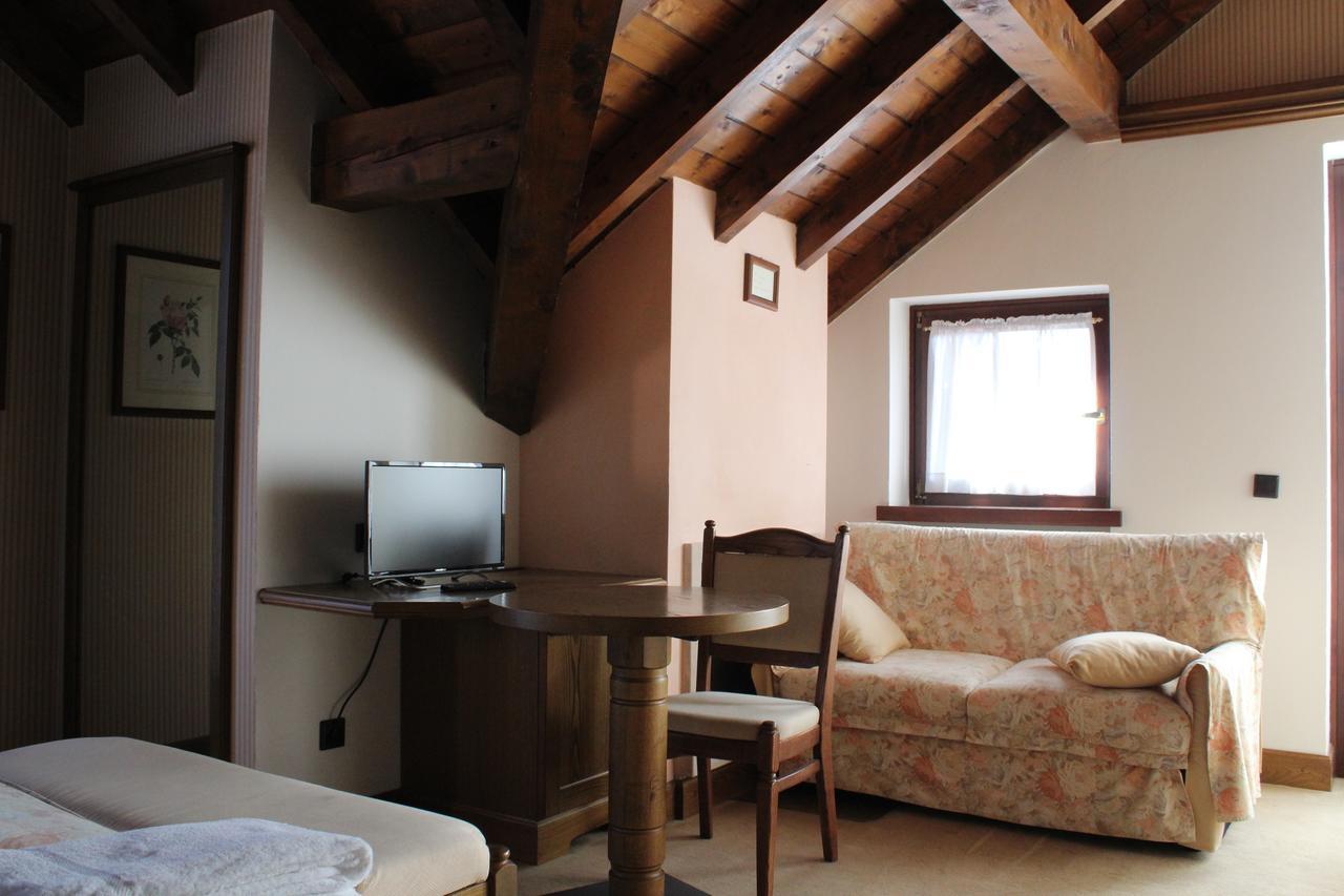 Hotel La Lepre Bianca Gallio Bagian luar foto