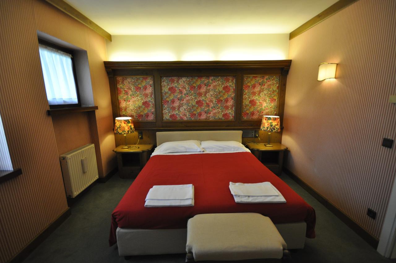 Hotel La Lepre Bianca Gallio Bagian luar foto