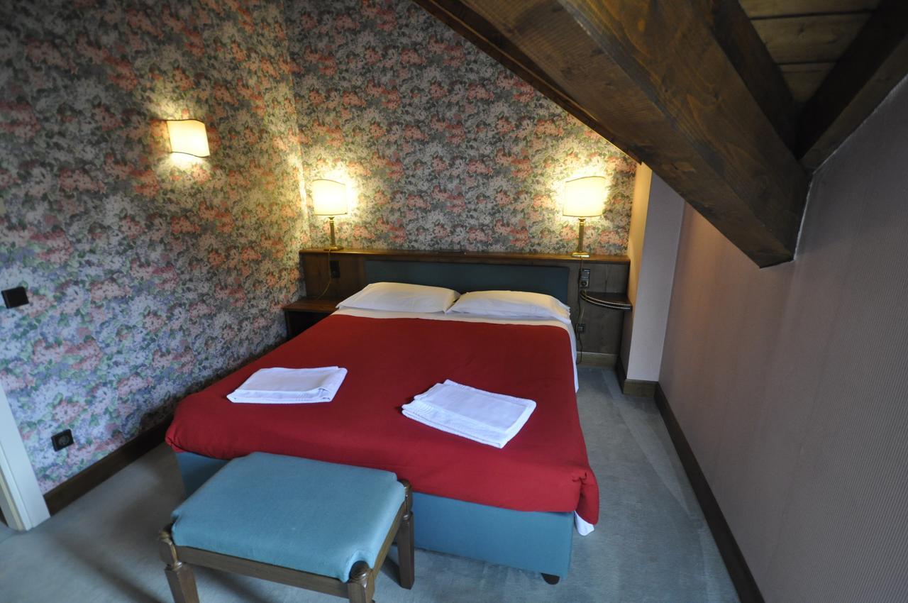 Hotel La Lepre Bianca Gallio Bagian luar foto