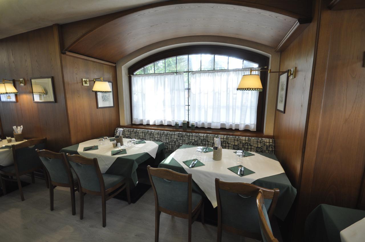 Hotel La Lepre Bianca Gallio Bagian luar foto