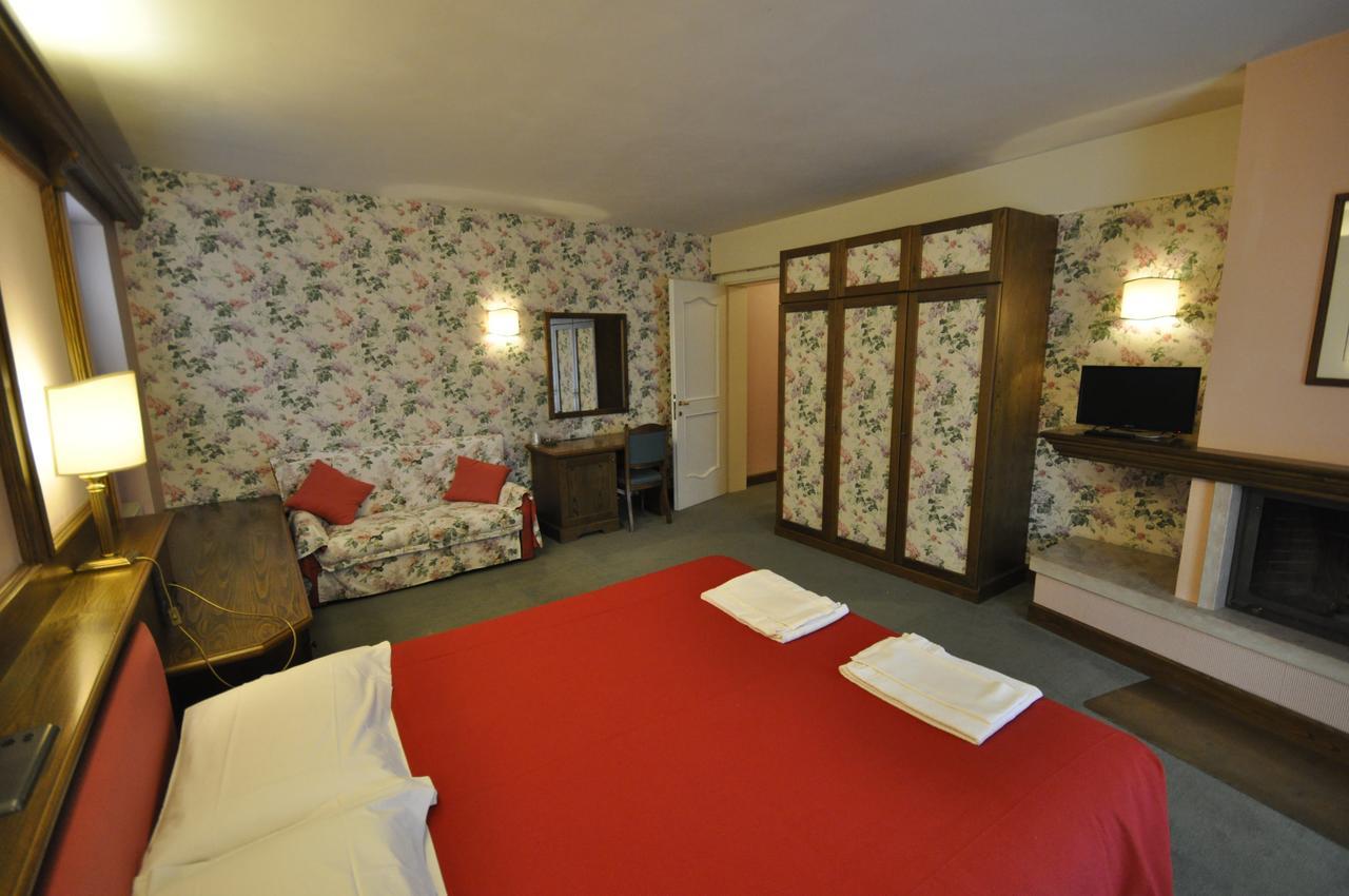 Hotel La Lepre Bianca Gallio Bagian luar foto