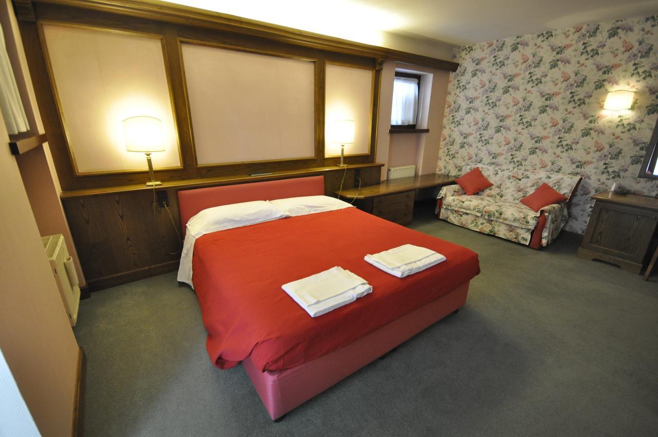 Hotel La Lepre Bianca Gallio Bagian luar foto