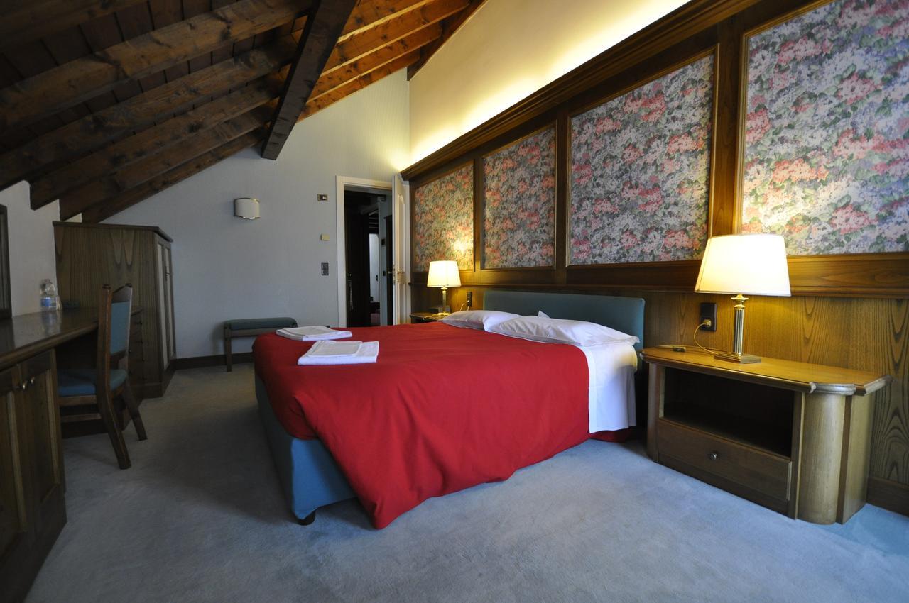 Hotel La Lepre Bianca Gallio Bagian luar foto