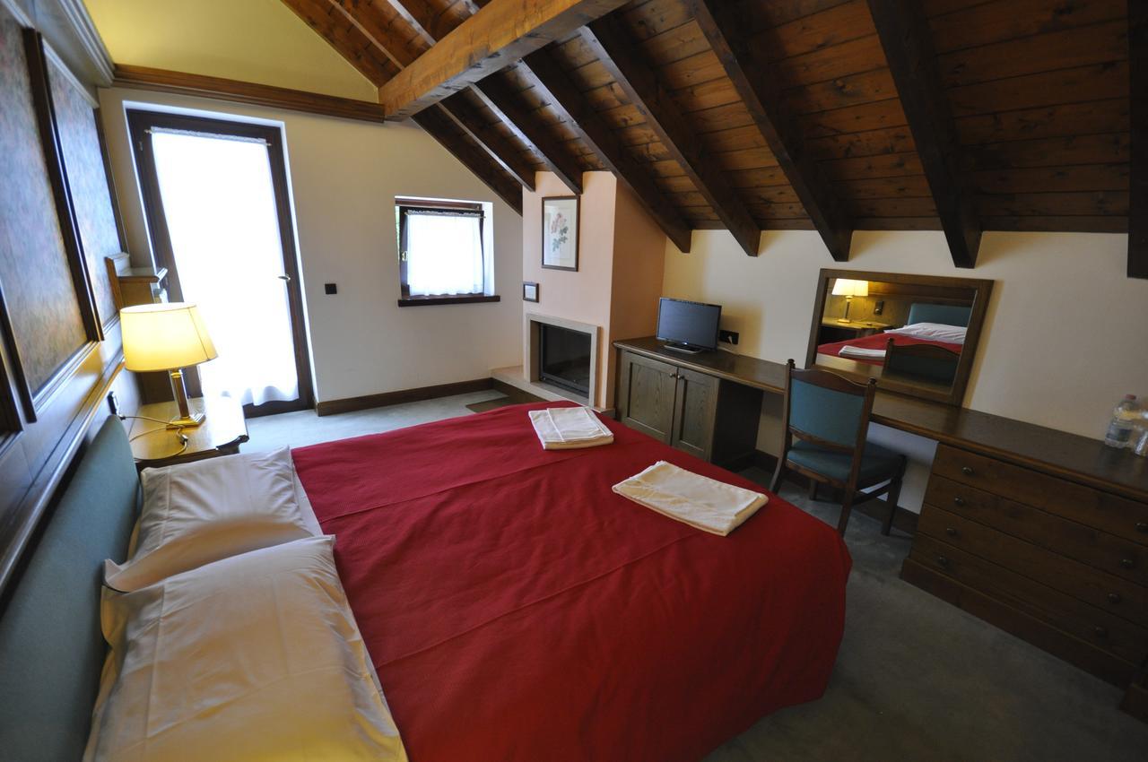 Hotel La Lepre Bianca Gallio Bagian luar foto