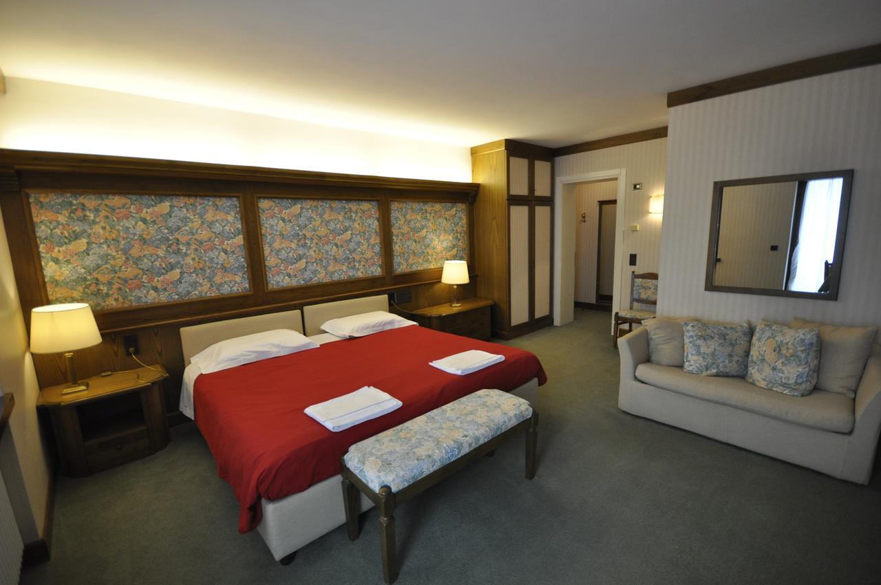 Hotel La Lepre Bianca Gallio Bagian luar foto