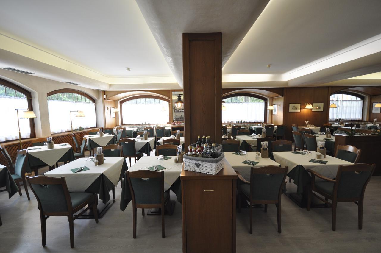 Hotel La Lepre Bianca Gallio Bagian luar foto