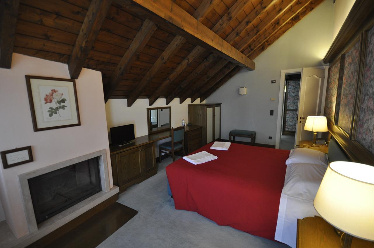 Hotel La Lepre Bianca Gallio Bagian luar foto