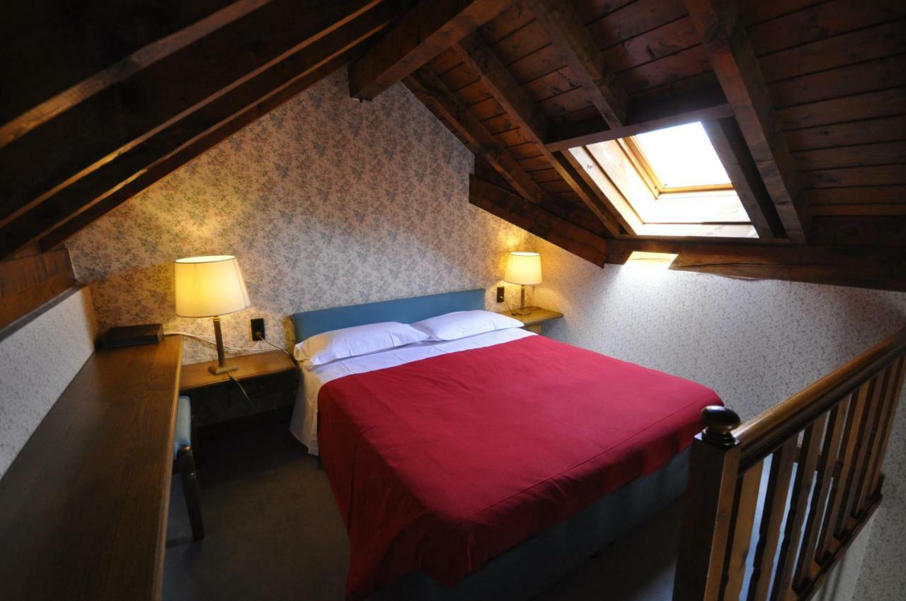 Hotel La Lepre Bianca Gallio Bagian luar foto