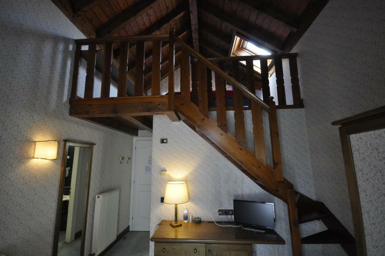 Hotel La Lepre Bianca Gallio Bagian luar foto