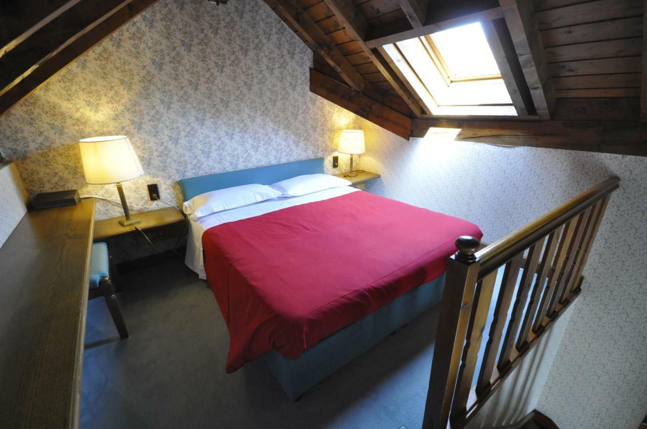 Hotel La Lepre Bianca Gallio Bagian luar foto